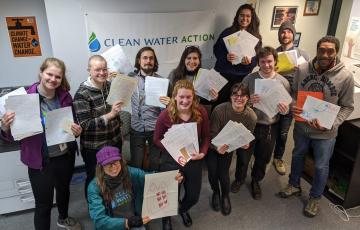 Our Baltimore canvass team collected 126 letters from city residents supporting the plastic bag ban!